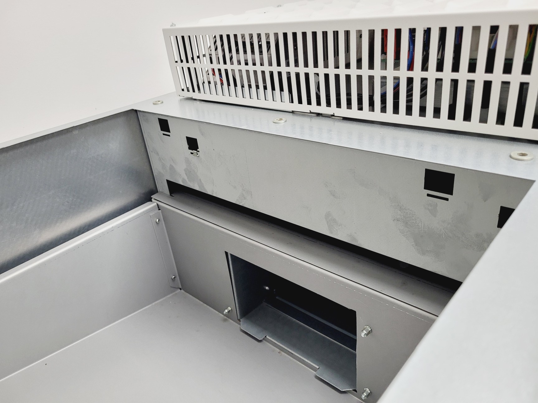 Image of Thermo Scientific Class 2 Safe Model 2020 1.2 Biological Safety Cabinet