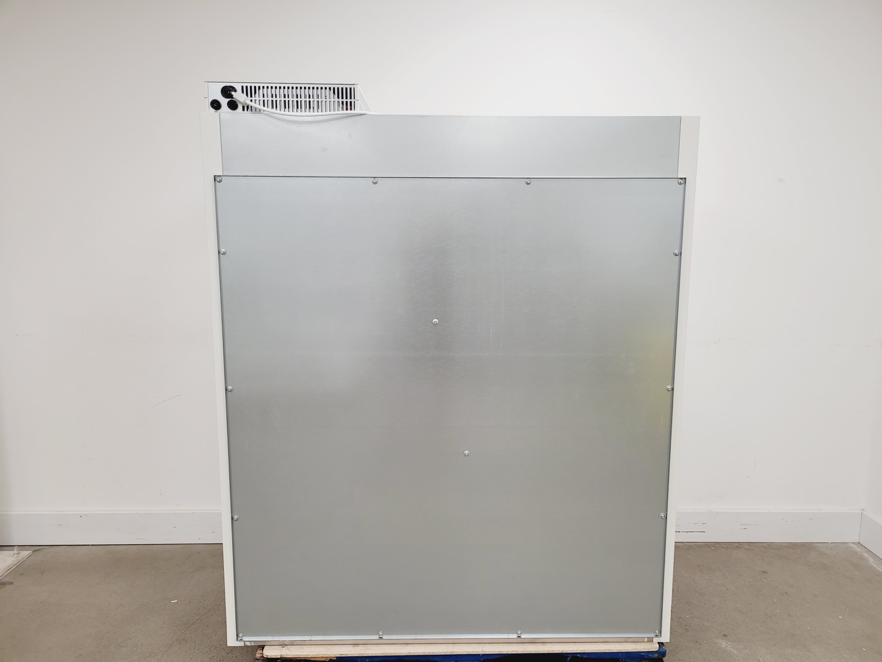 Image of Thermo Scientific Class 2 Safe Model 2020 1.2 Biological Safety Cabinet