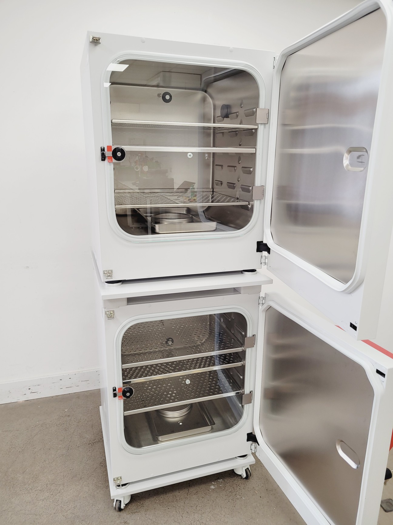 Image of Binder CB 170 Double Stack CO2 Incubator (2021) Lab