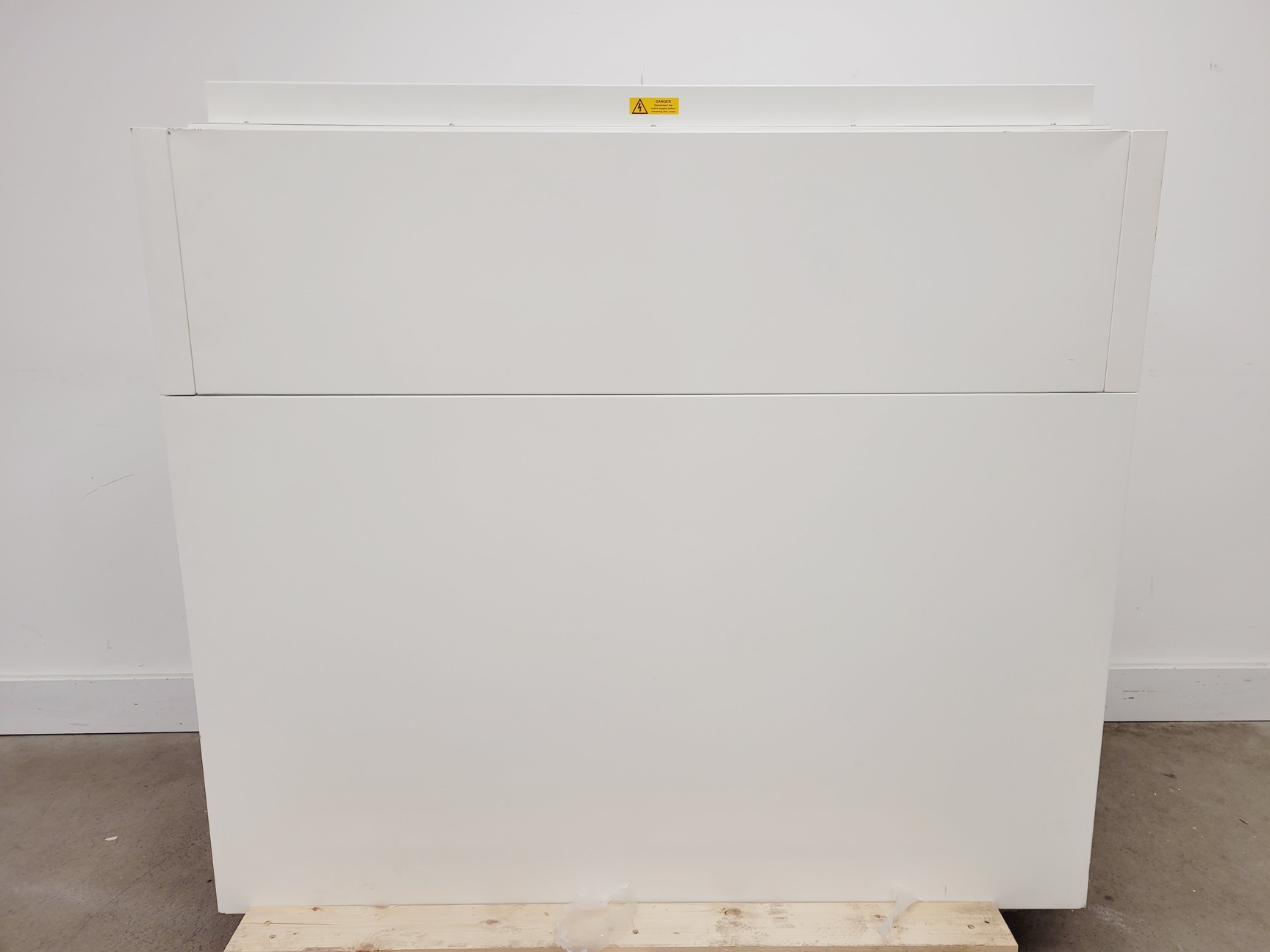 Image of Monmouth Scientific Circulaire T-PRO CTP1400 Ductless Fume Hood
