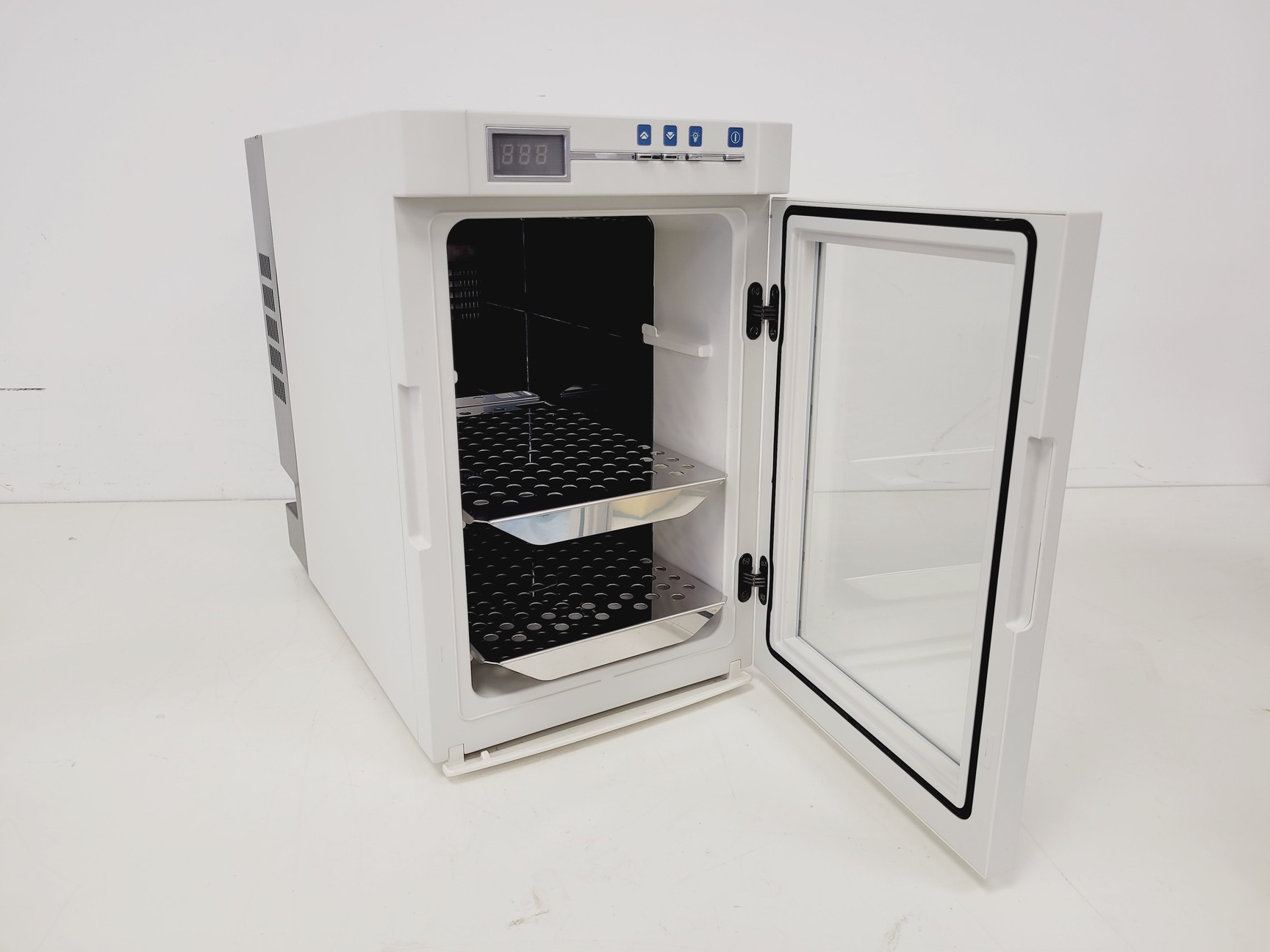 Image of Thermo Scientific HERATHERM IMC 18 Compact Incubator (2021) Lab