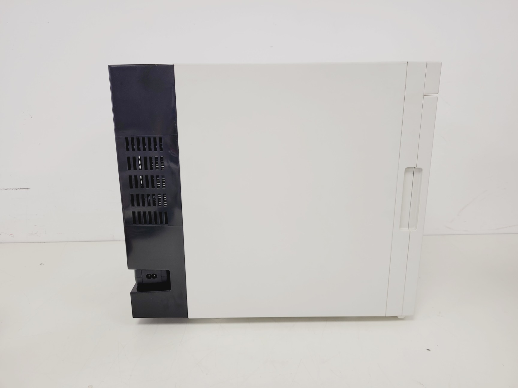 Image of Thermo Scientific HERATHERM IMC 18 Compact Incubator (2021) Lab