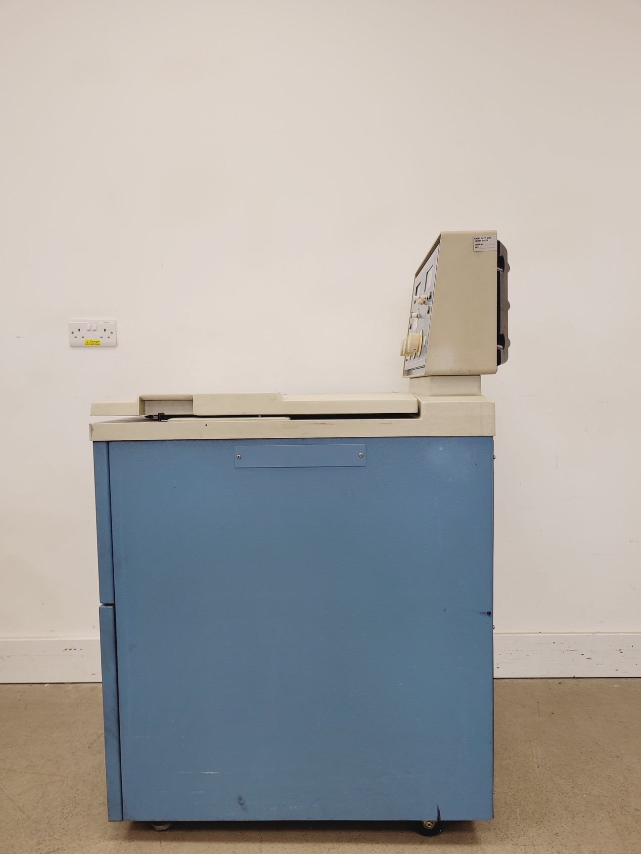 Image of Beckman J-6B Refrigerated Ultracentrifuge w/ JS4.2 rotor & 6 x Buckets Lab