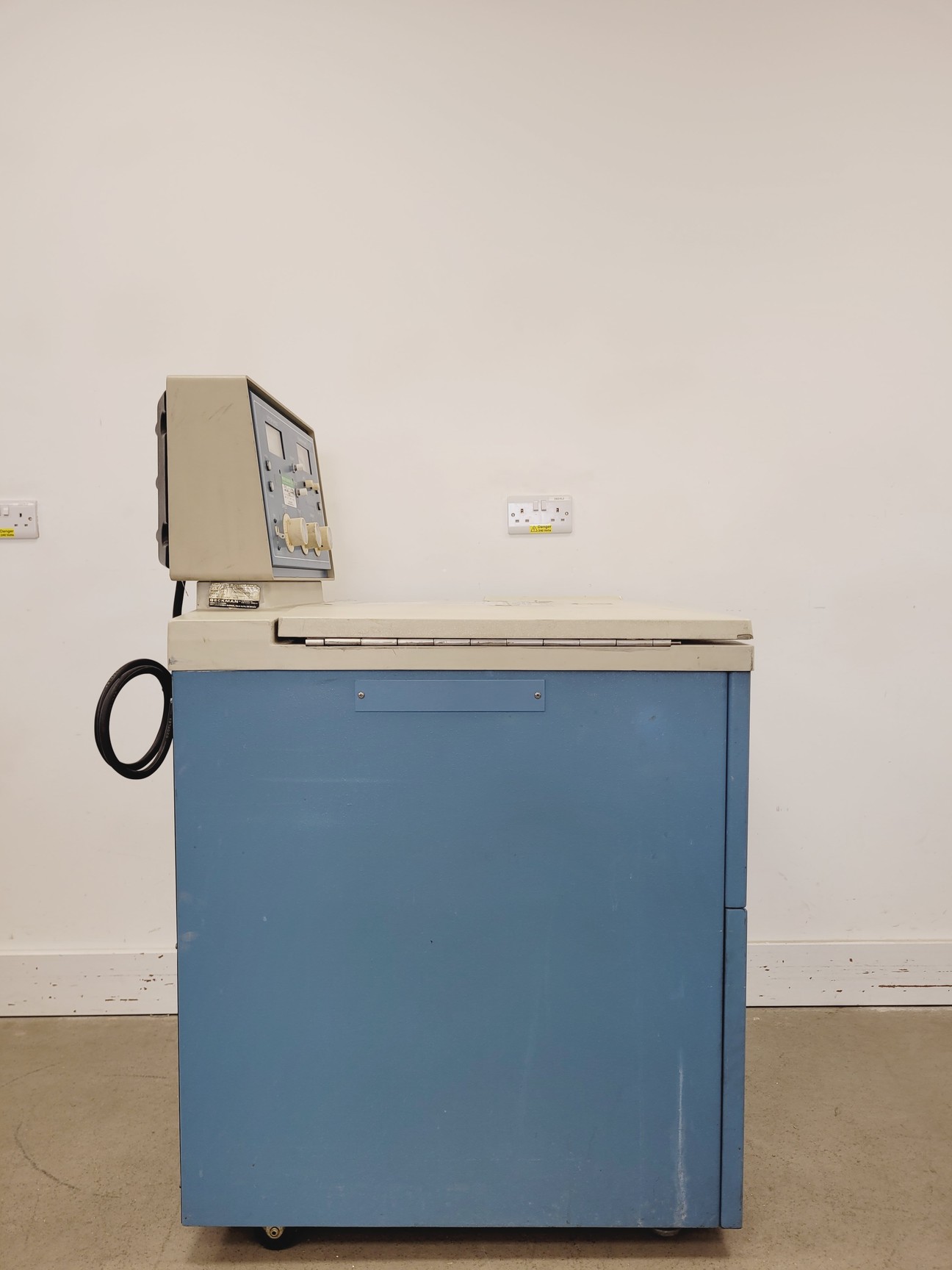 Image of Beckman J-6B Refrigerated Ultracentrifuge w/ JS4.2 rotor & 6 x Buckets Lab