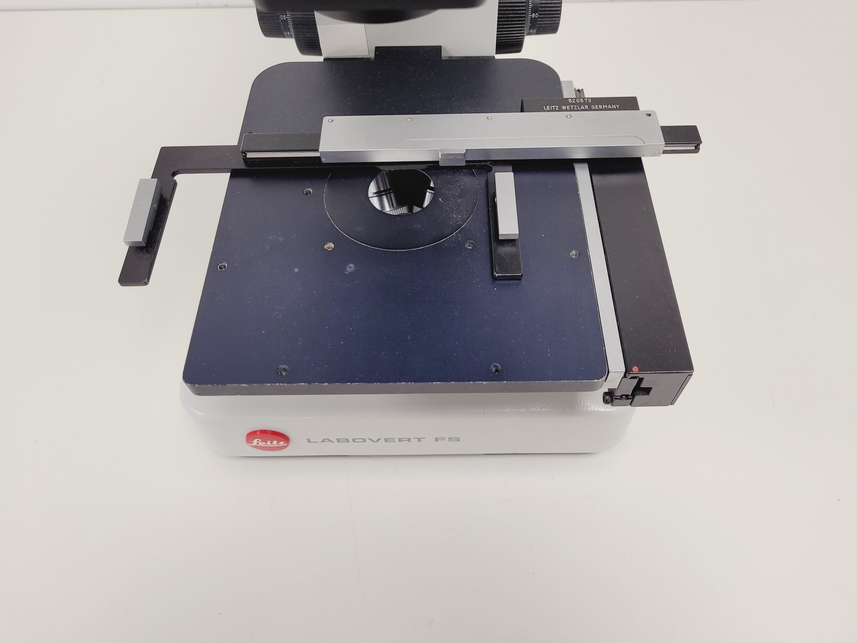 Image of Leitz Labovert FS Microscope w/ 4 x Objectives PHACO 4x/10x/20x/32x Lab