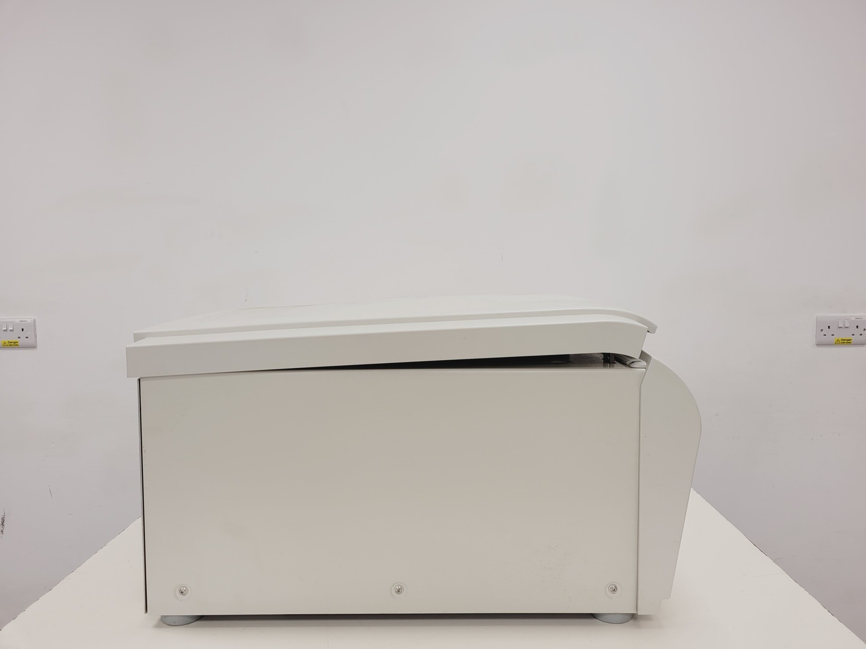 Image of Thermo Scientific Heraeus Megafuge 40R Laboratory Centrifuge Lab Spares/Repair