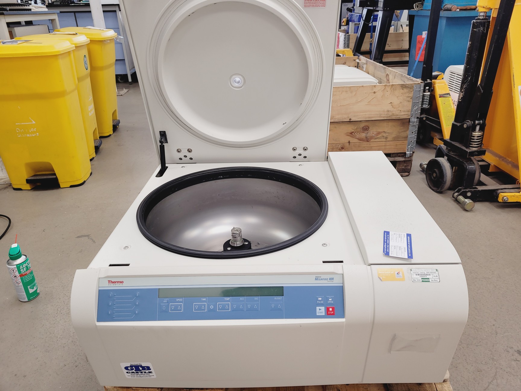 Image of Thermo Scientific Heraeus Megafuge 40R Laboratory Centrifuge Lab