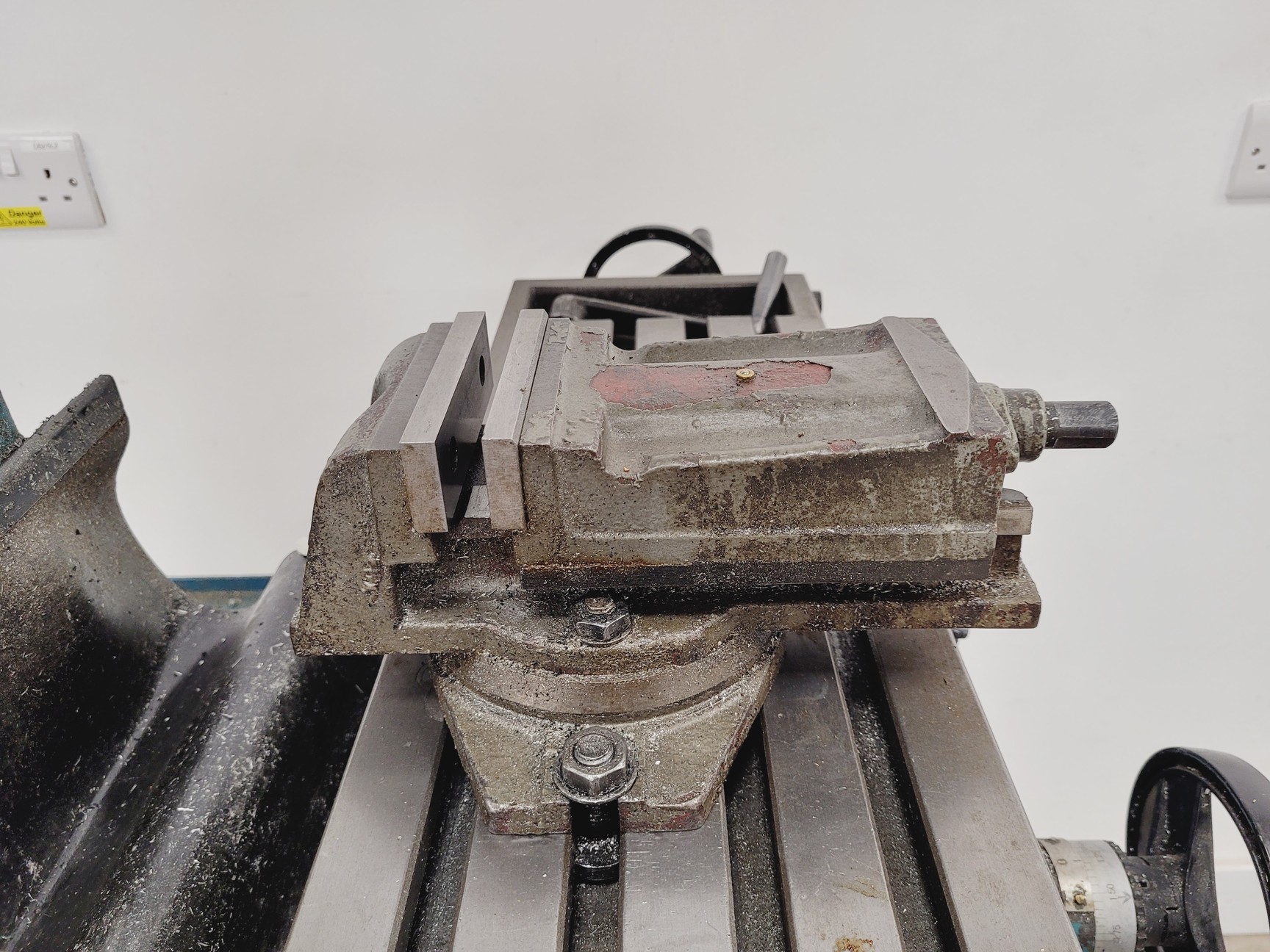 Image of Chester Eagle 30 Variable-Speed Bench Milling Machine – Single Phase