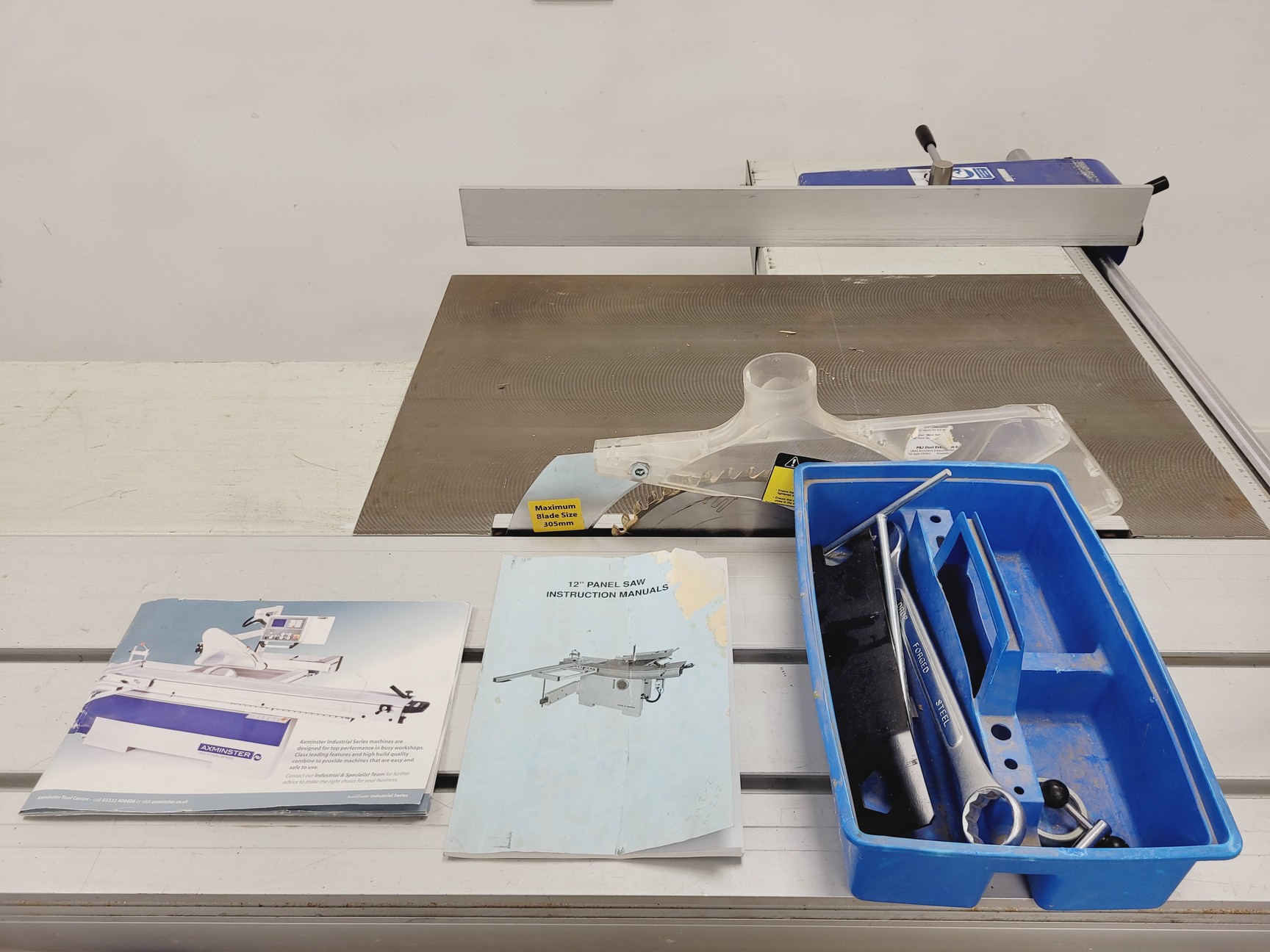 Image of Axminster Industrial Series P30/2200 Panel Saw 953440