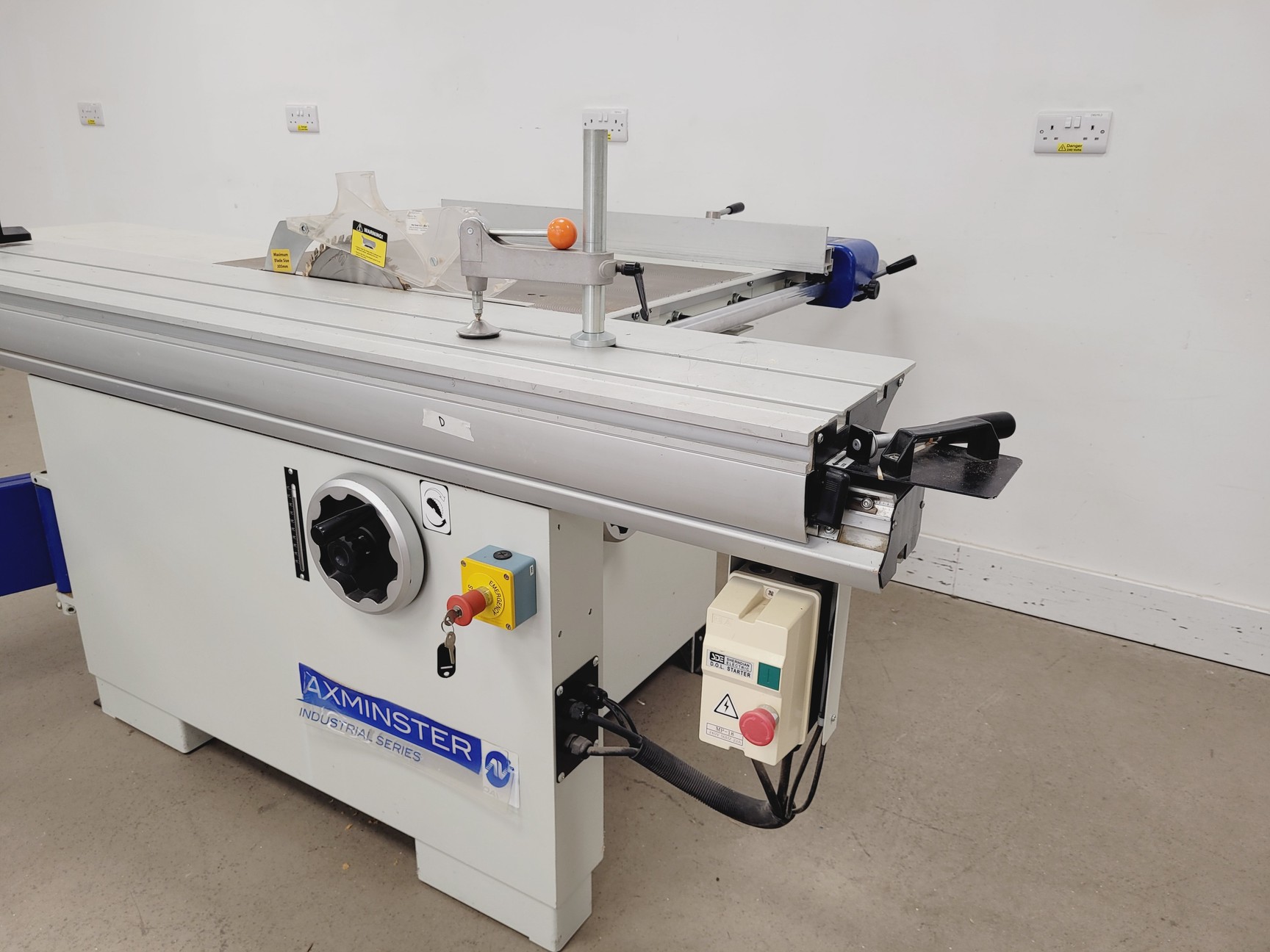 Image of Axminster Industrial Series P30/2200 Panel Saw 953440