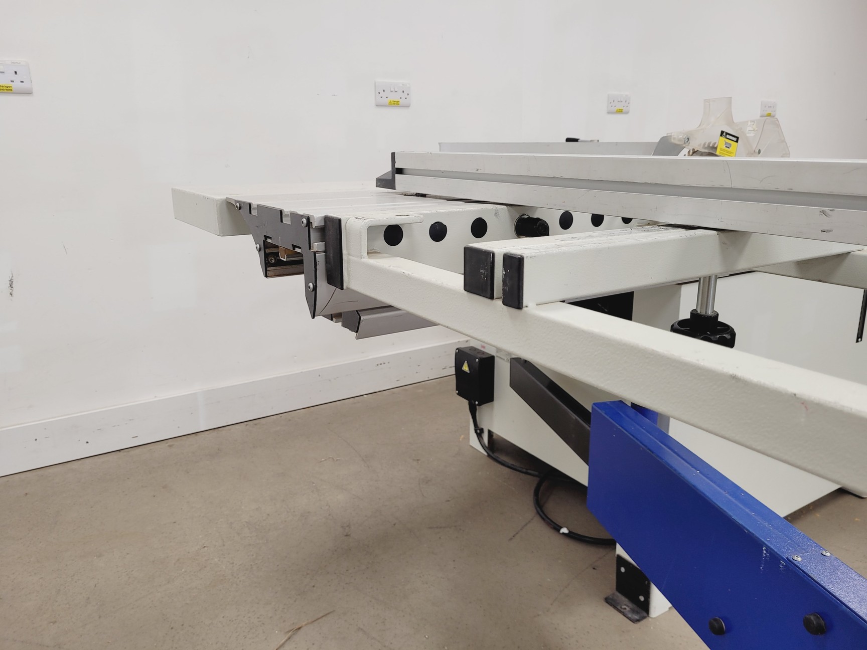Image of Axminster Industrial Series P30/2200 Panel Saw 953440