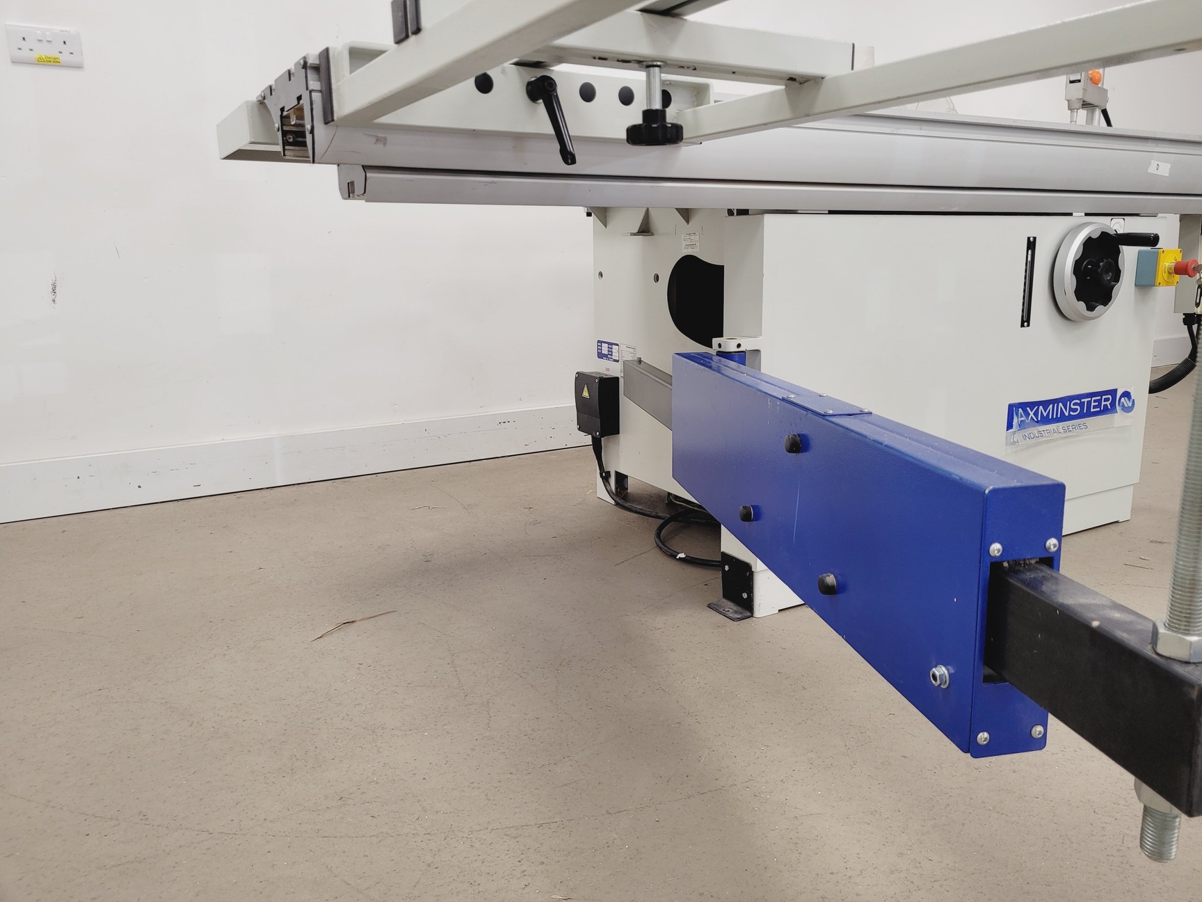 Image of Axminster Industrial Series P30/2200 Panel Saw 953440