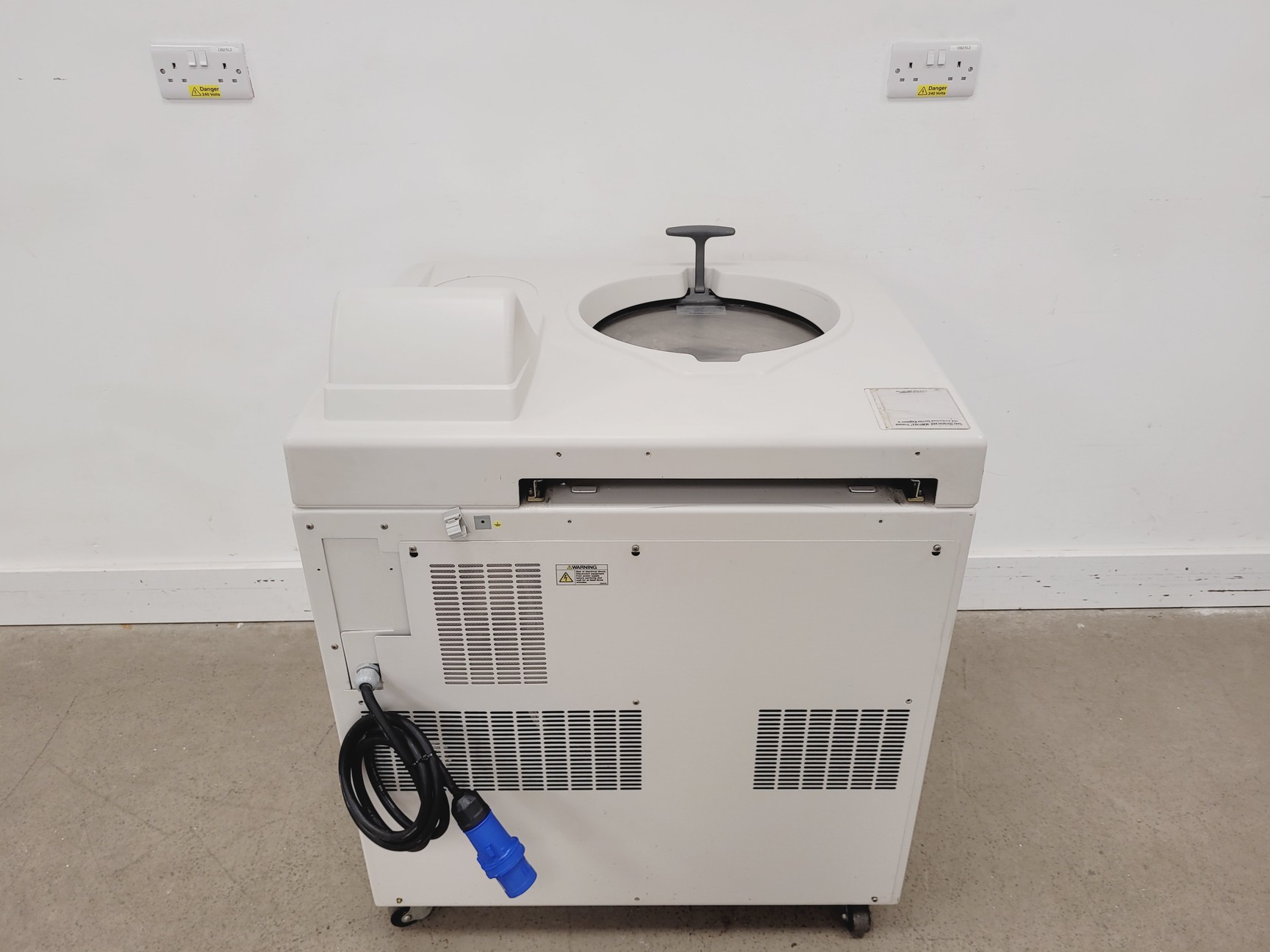 Image of Sorvall Discovery 100SE Ultracentrifuge - No Rotor Included Lab