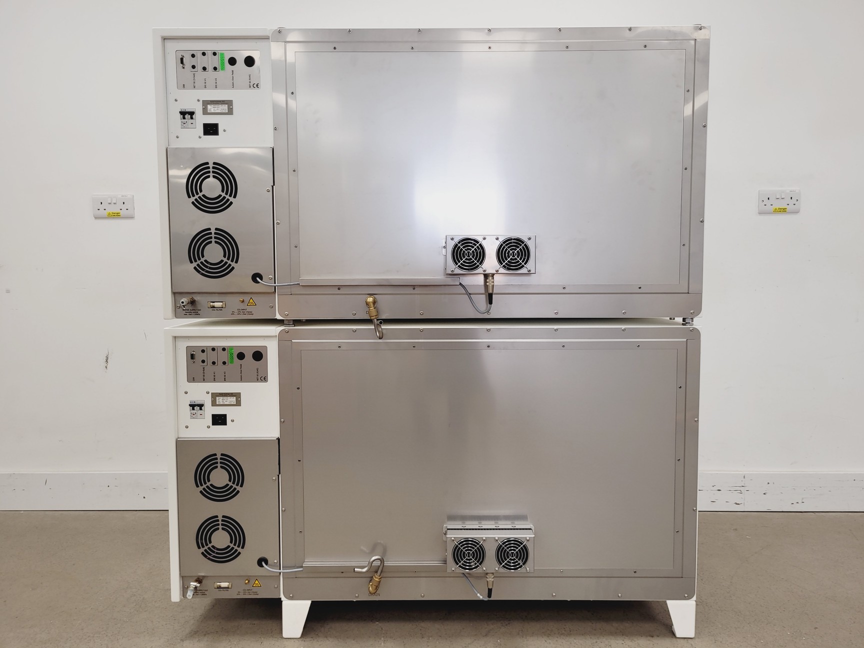 Image of Kuhner Shaker ISF1-ZC EcoDew Shaking Incubator Double Stack Lab