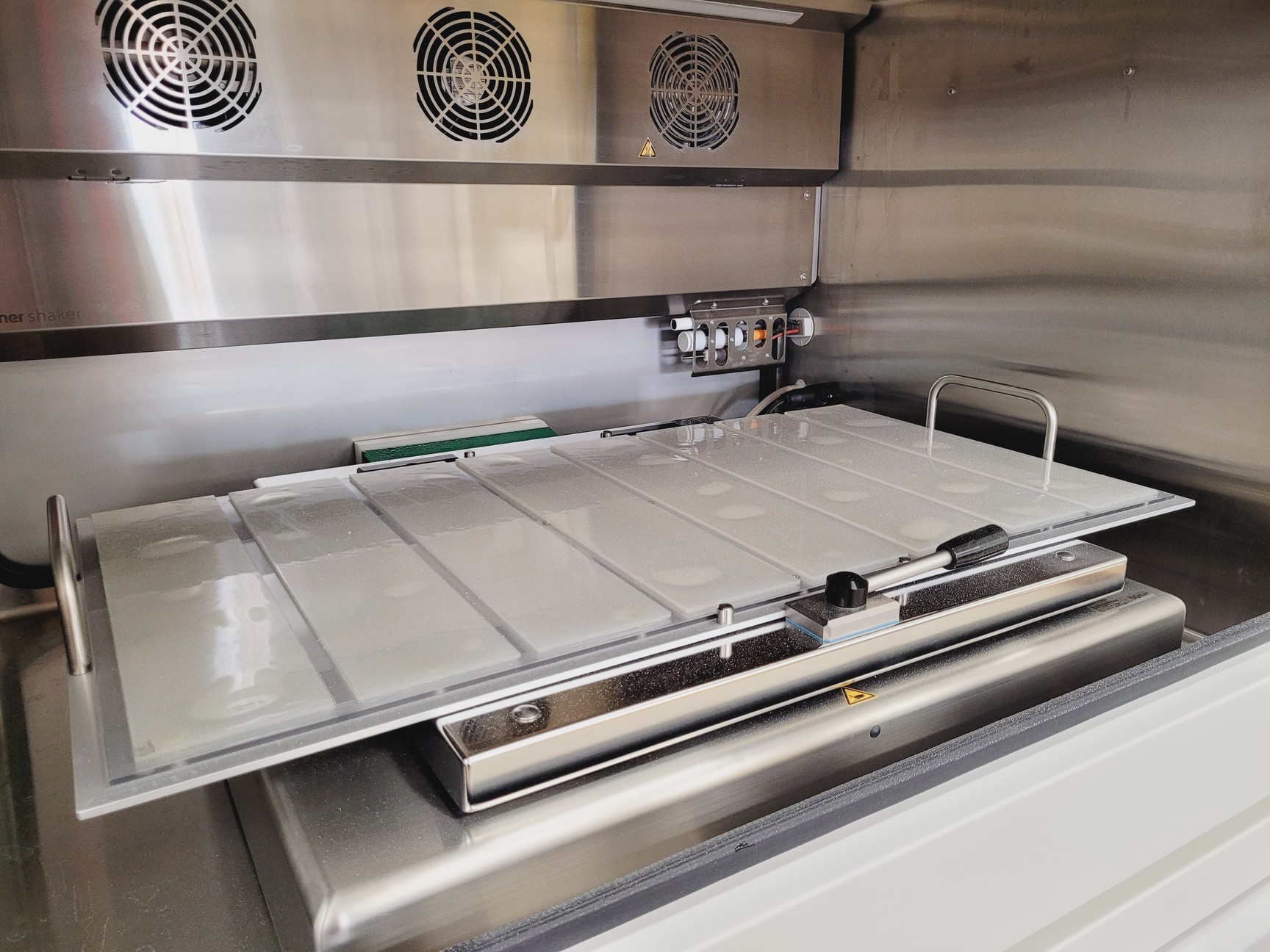 Image of Kuhner Shaker ISF1-ZC EcoDew Shaking Incubator Double Stack Lab