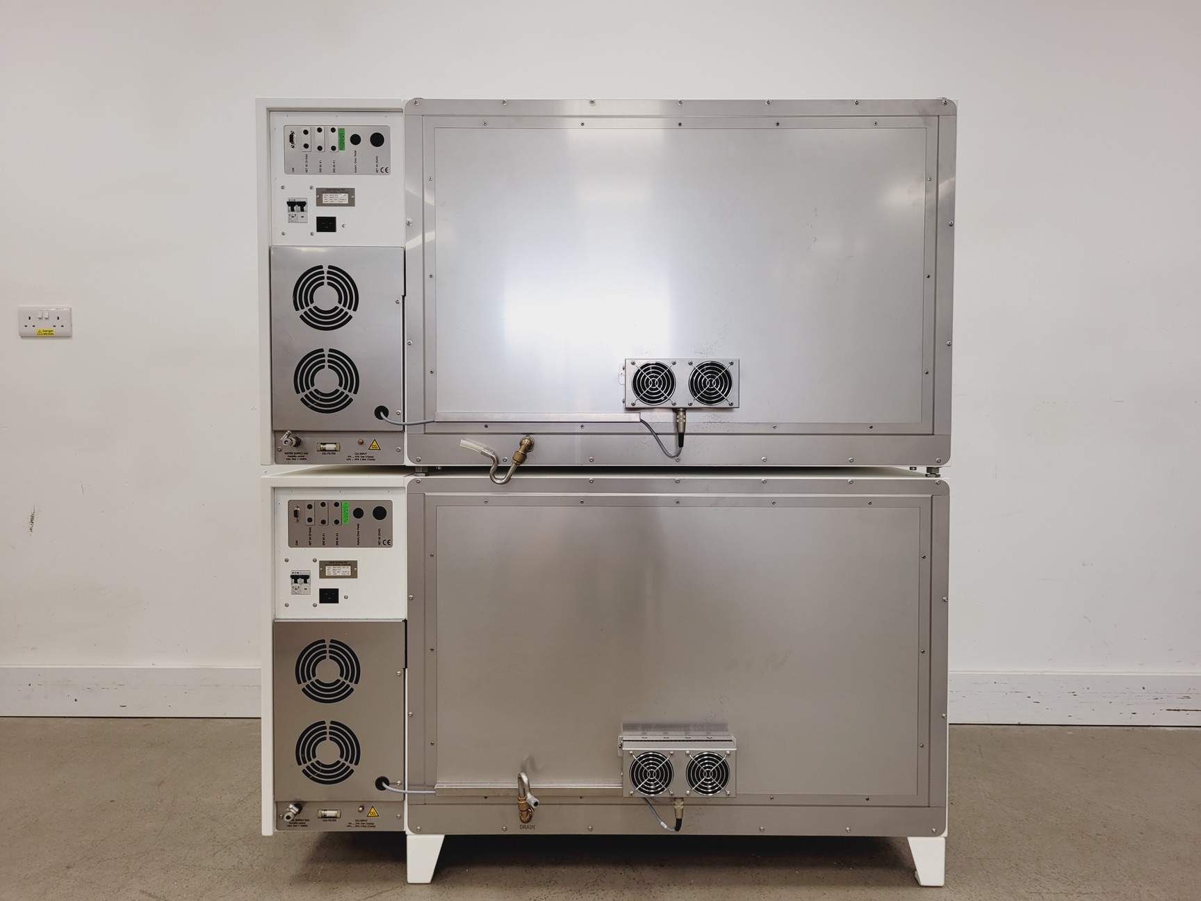 Image of Kuhner Shaker ISF1-ZC EcoDew Shaking Incubator Double Stack Lab