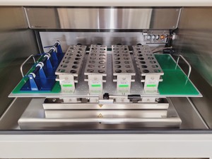 Thumbnail image of Kuhner Shaker ISF1-ZC EcoDew Shaking Incubator Double Stack Lab