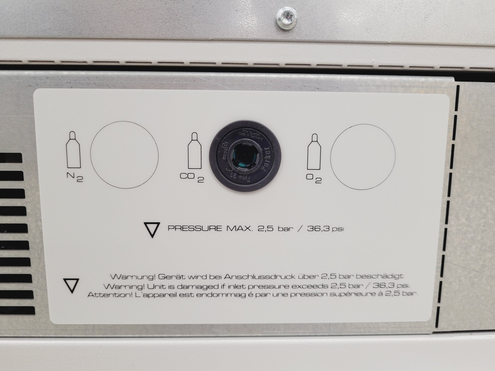 Image of Binder CB160 E6.1 Co2 Incubator Double Stack 9140-0092 Lab