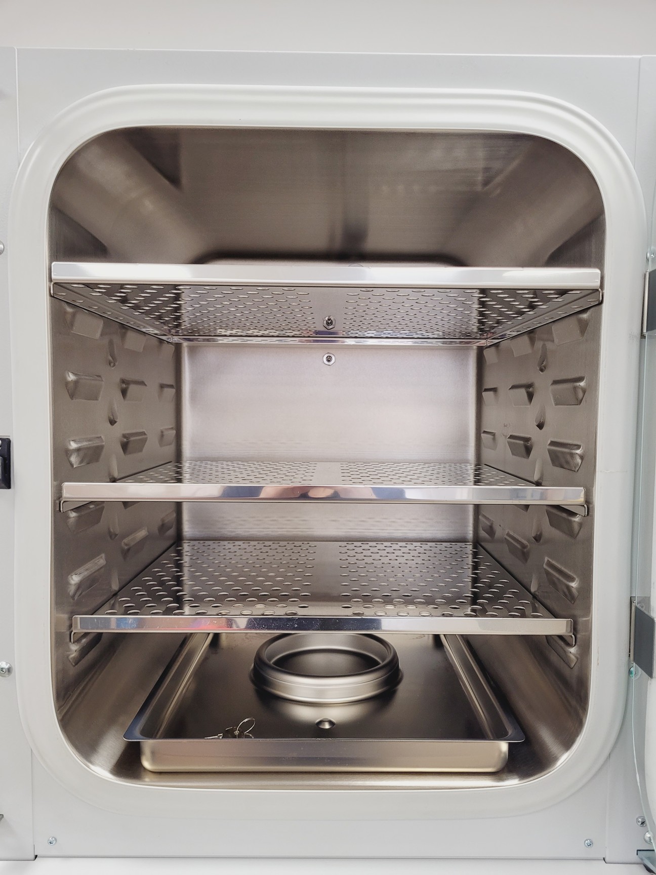Image of Binder CB160 E6.1 Co2 Incubator Double Stack 9140-0092 Lab