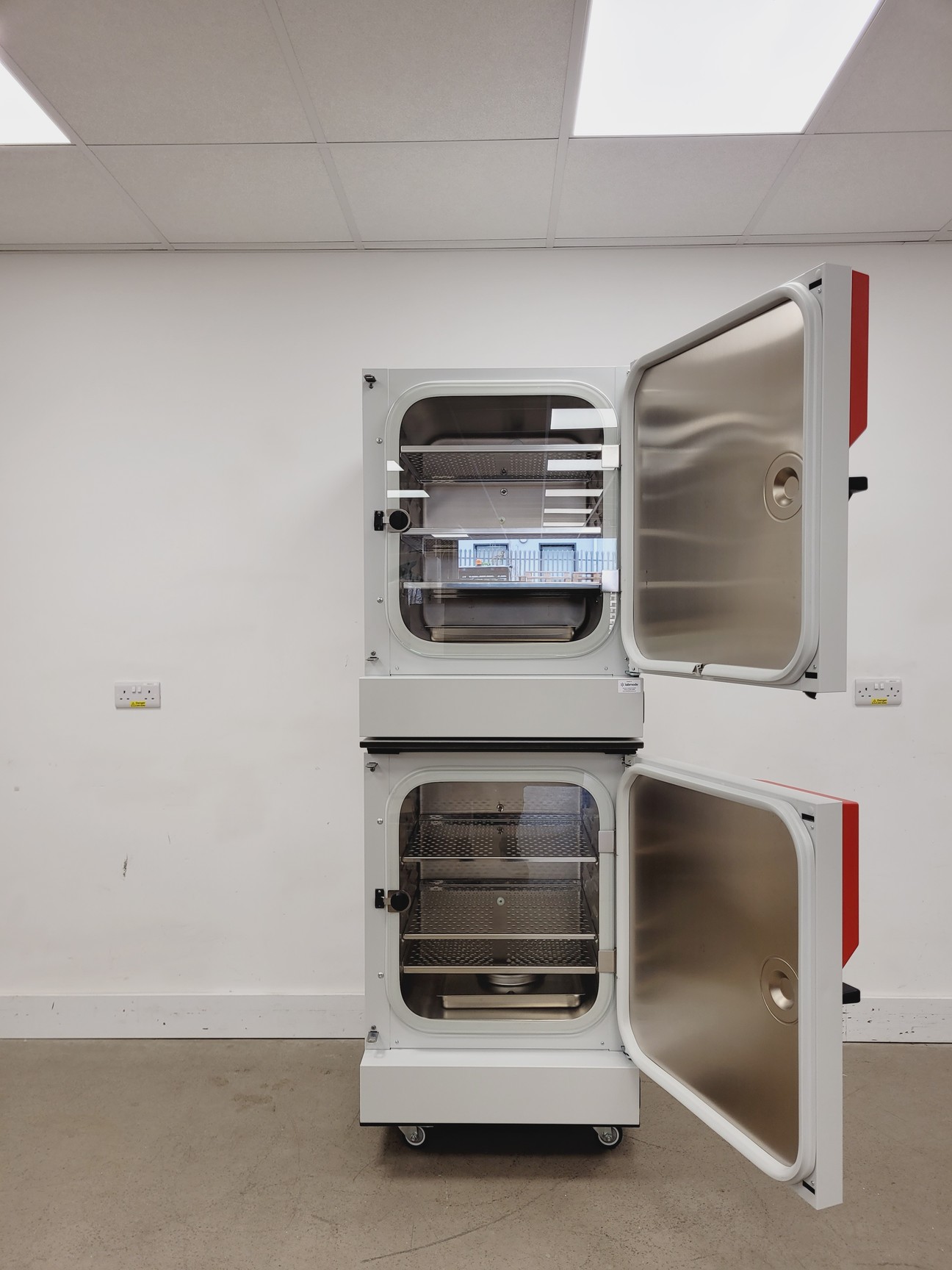 Image of Binder CB160 E6.1 Co2 Incubator Double Stack 9140-0092 Lab