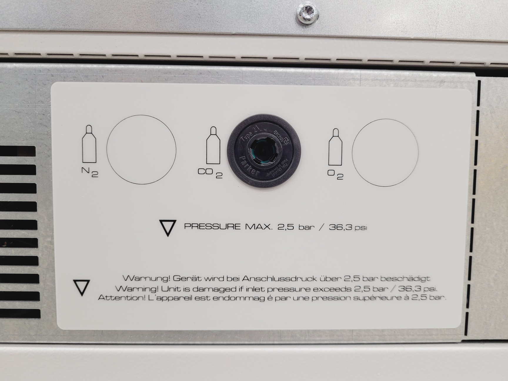 Image of Binder CB160 E6.1 Co2 Incubator Double Stack 9140-0092 Lab