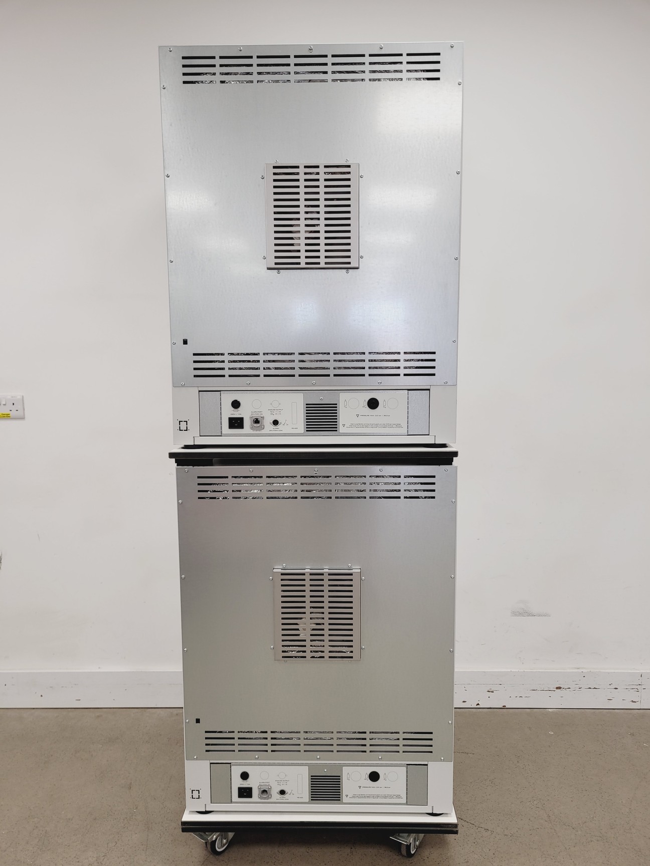 Image of Binder CB160 E6.1 Co2 Incubator Double Stack 9140-0092 Lab