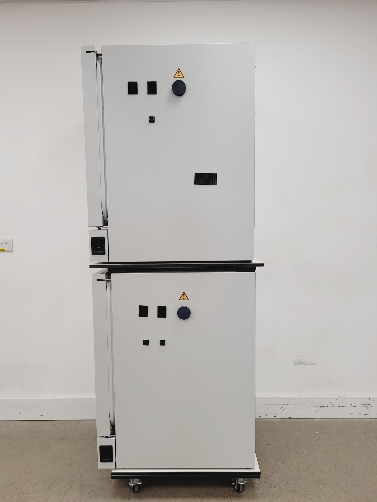 Image of Binder CB160 E6.1 Co2 Incubator Double Stack 9140-0092 Lab