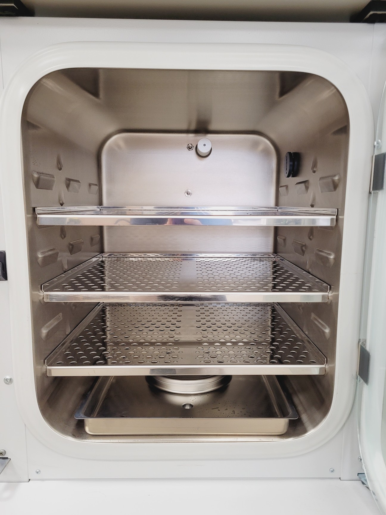 Image of Binder CB160 E6.1 Co2 Incubator Double Stack 9140-0092 Lab