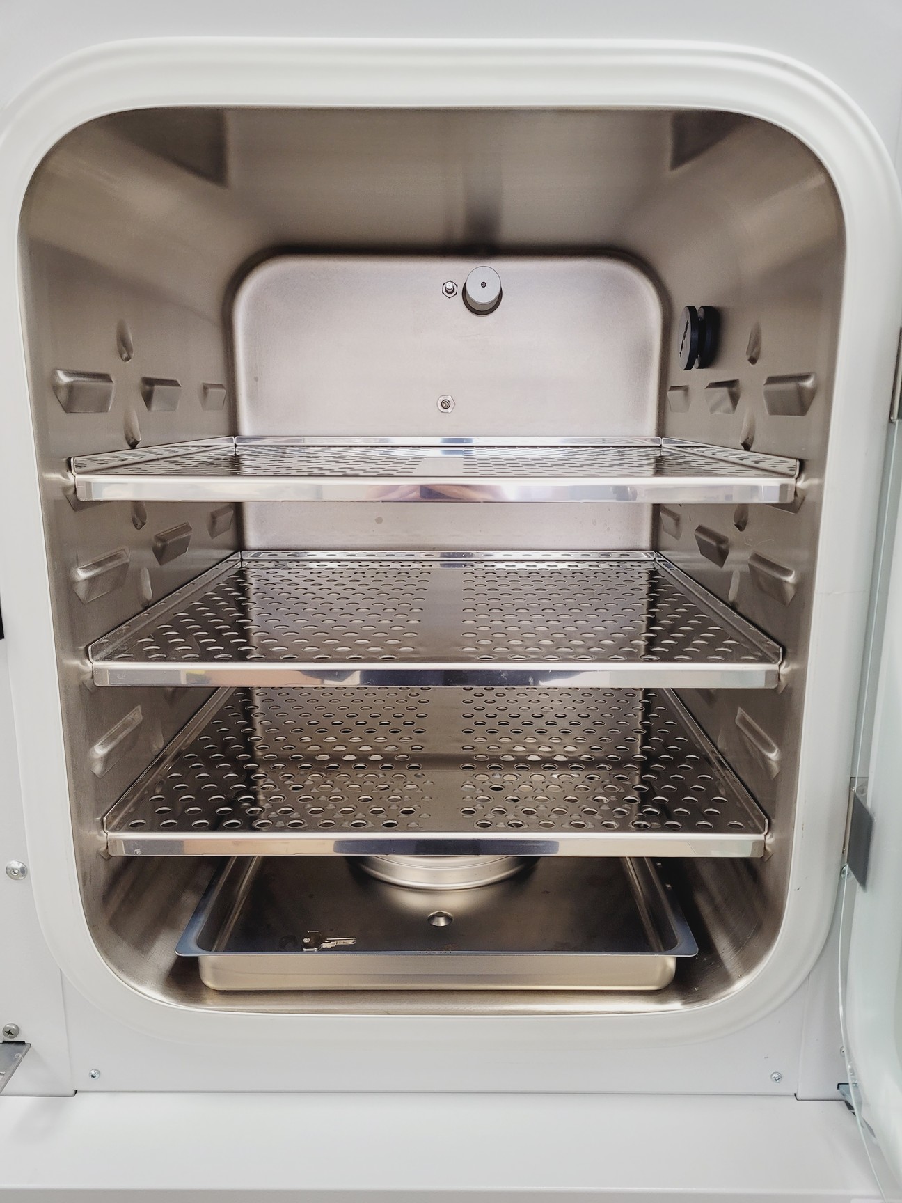 Image of Binder CB160 E6.1 Co2 Incubator Double Stack 9140-0092 Lab