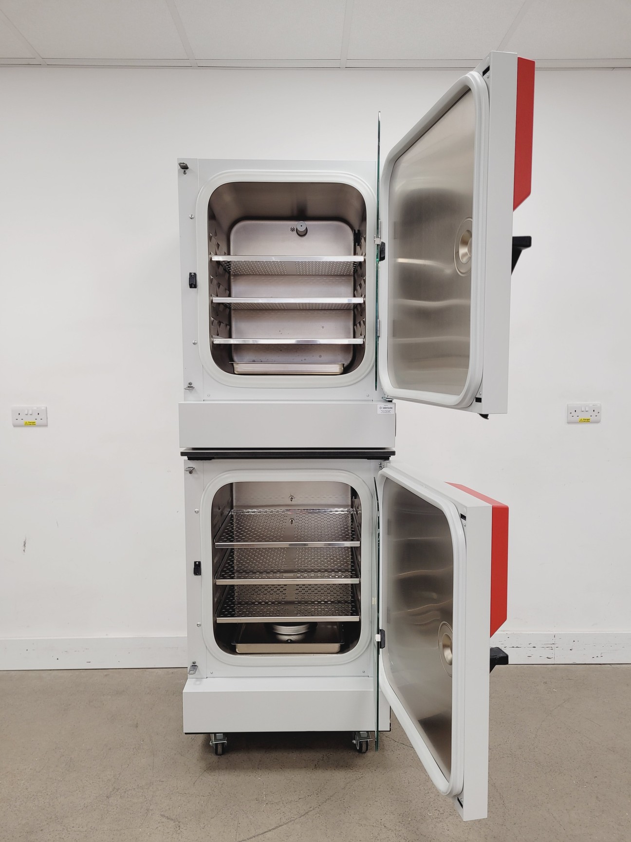 Image of Binder CB160 E6.1 Co2 Incubator Double Stack 9140-0092 Lab