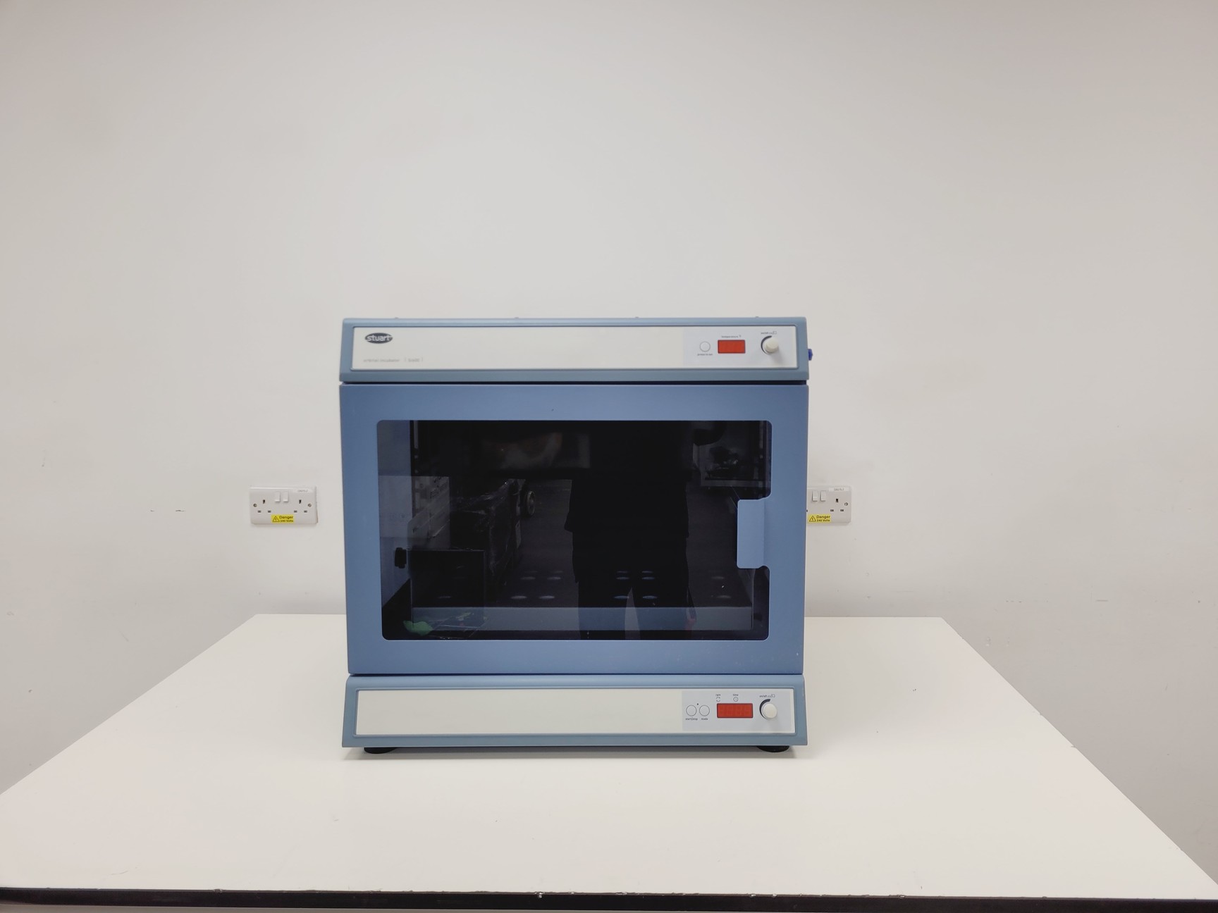 Image of Stuart SI600 Shaking Incubator