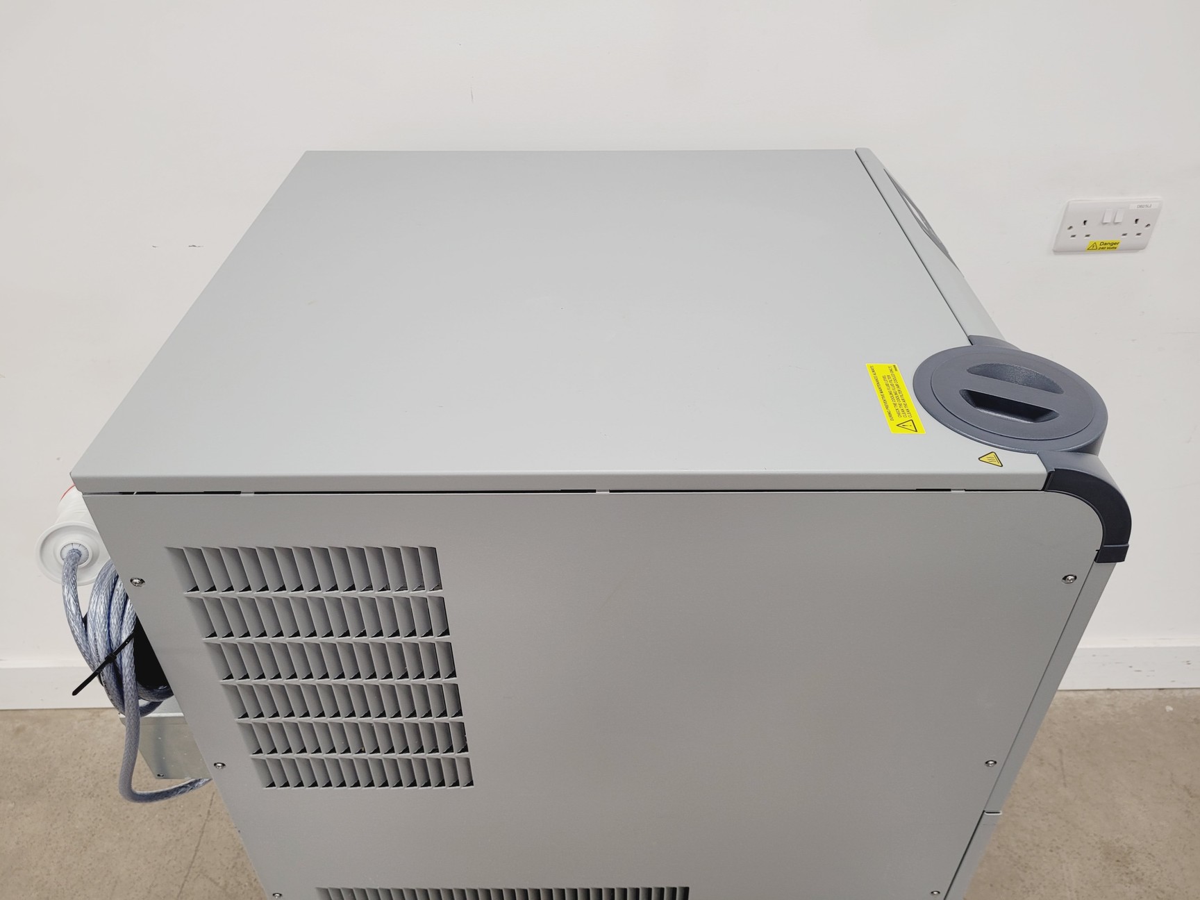 Image of Thermo Neslab ThermoFlex10,000 Recirculating Chiller Lab