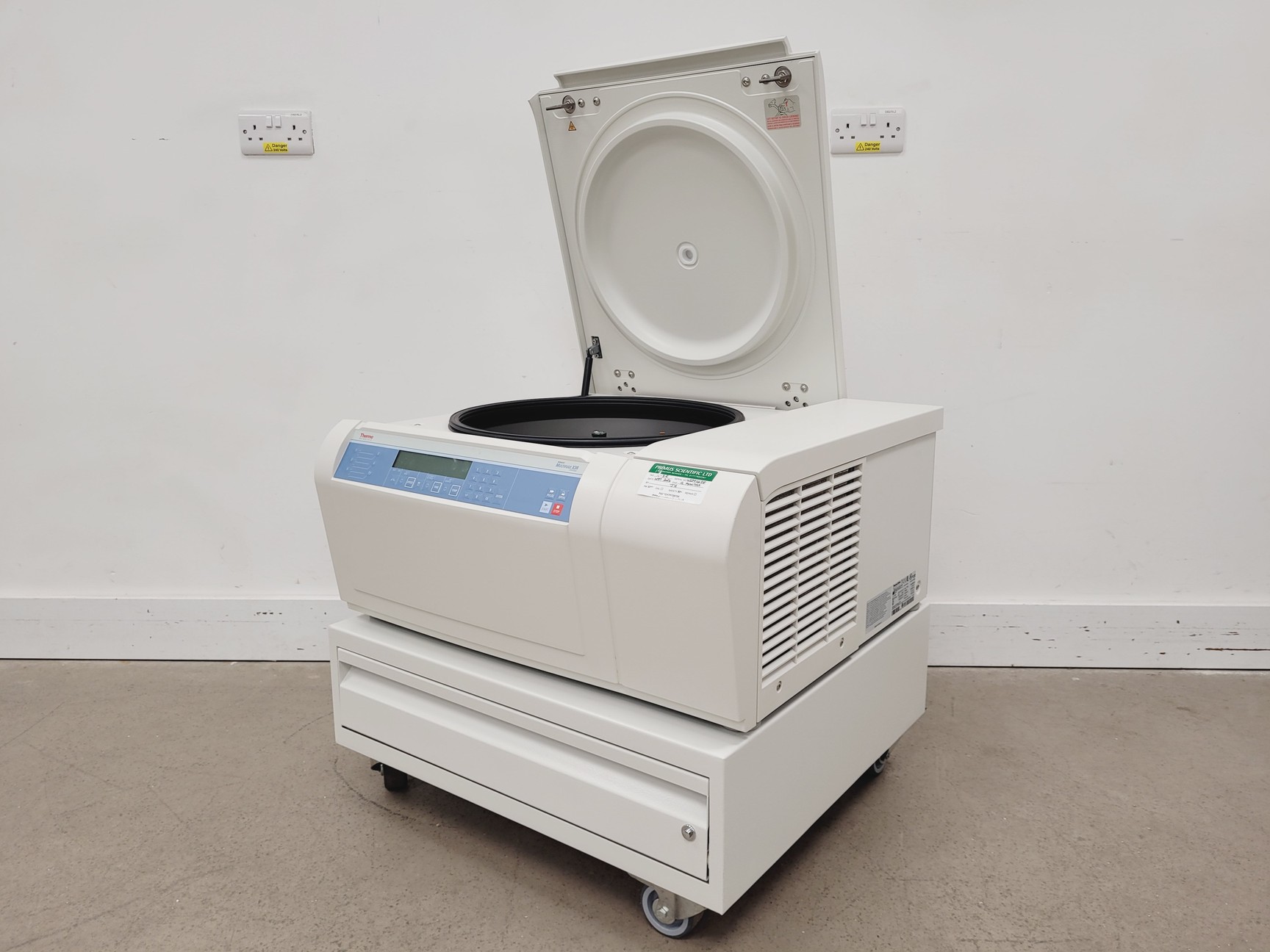 Image of Thermo Scientific Heraeus Multifuge X3R Centrifuge with TX-1000 Rotor Lab