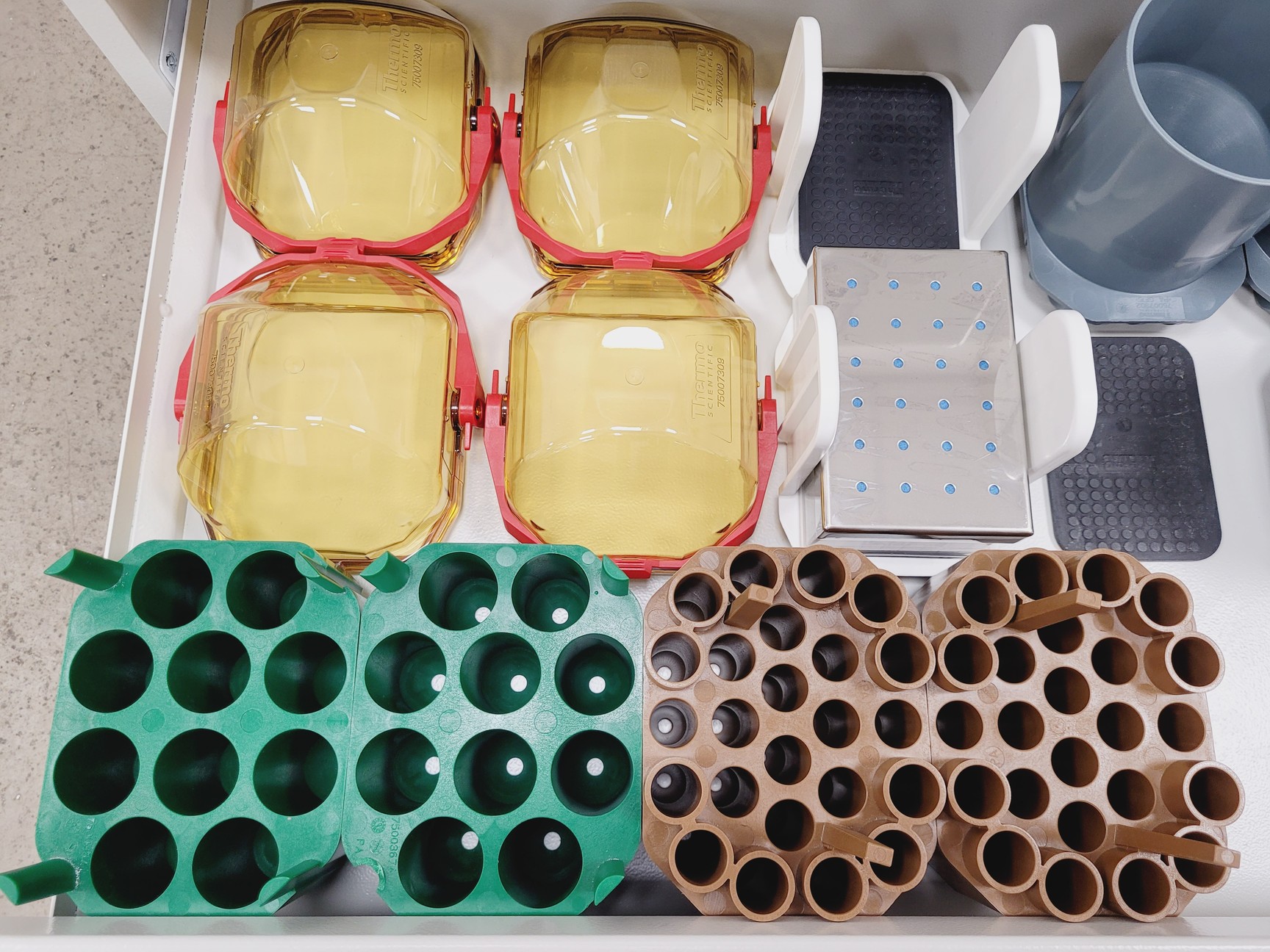 Image of Thermo Scientific Heraeus Multifuge X3R Centrifuge with TX-1000 Rotor Lab