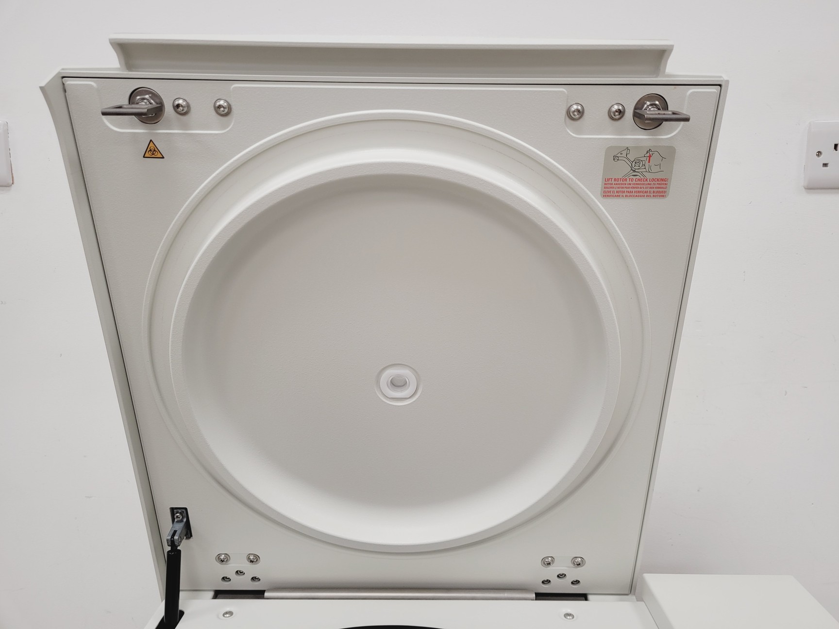 Image of Thermo Scientific Heraeus Multifuge X3R Centrifuge with TX-1000 Rotor Lab