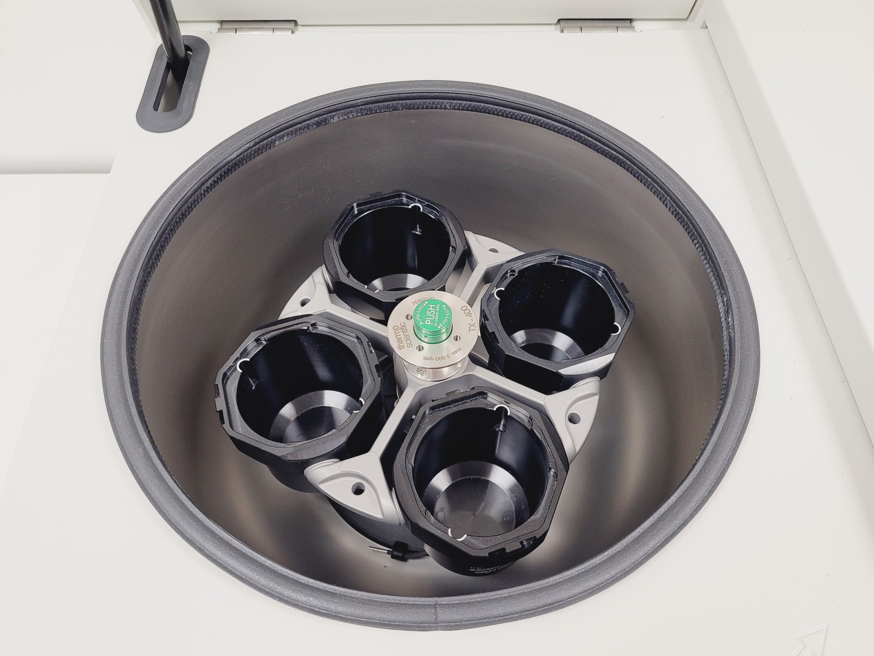 Image of Fisher Scientific GT2R Refrigerated Centrifuge (2021) w/  ﻿TX-400 Rotor 4 Lab