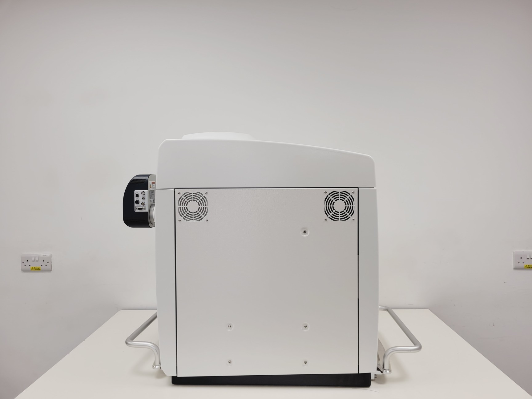 Image of Zeiss Axioscan 7 Digital Slide Scanner With Colibri 7 430038-9080-000 Lab