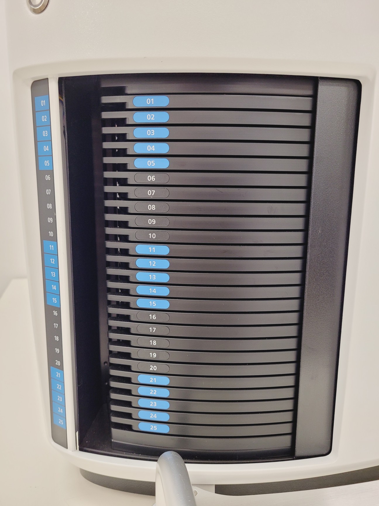 Image of Zeiss Axioscan 7 Digital Slide Scanner With Colibri 7 430038-9080-000 Lab