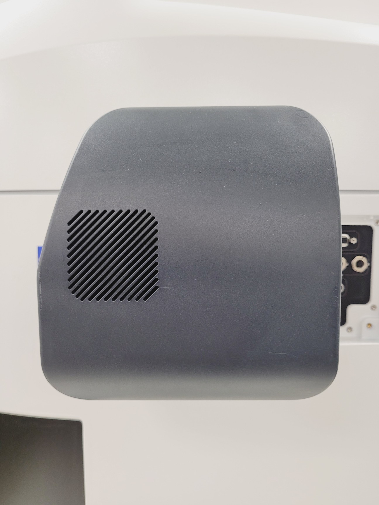 Image of Zeiss Axioscan 7 Digital Slide Scanner With Colibri 7 430038-9080-000 Lab