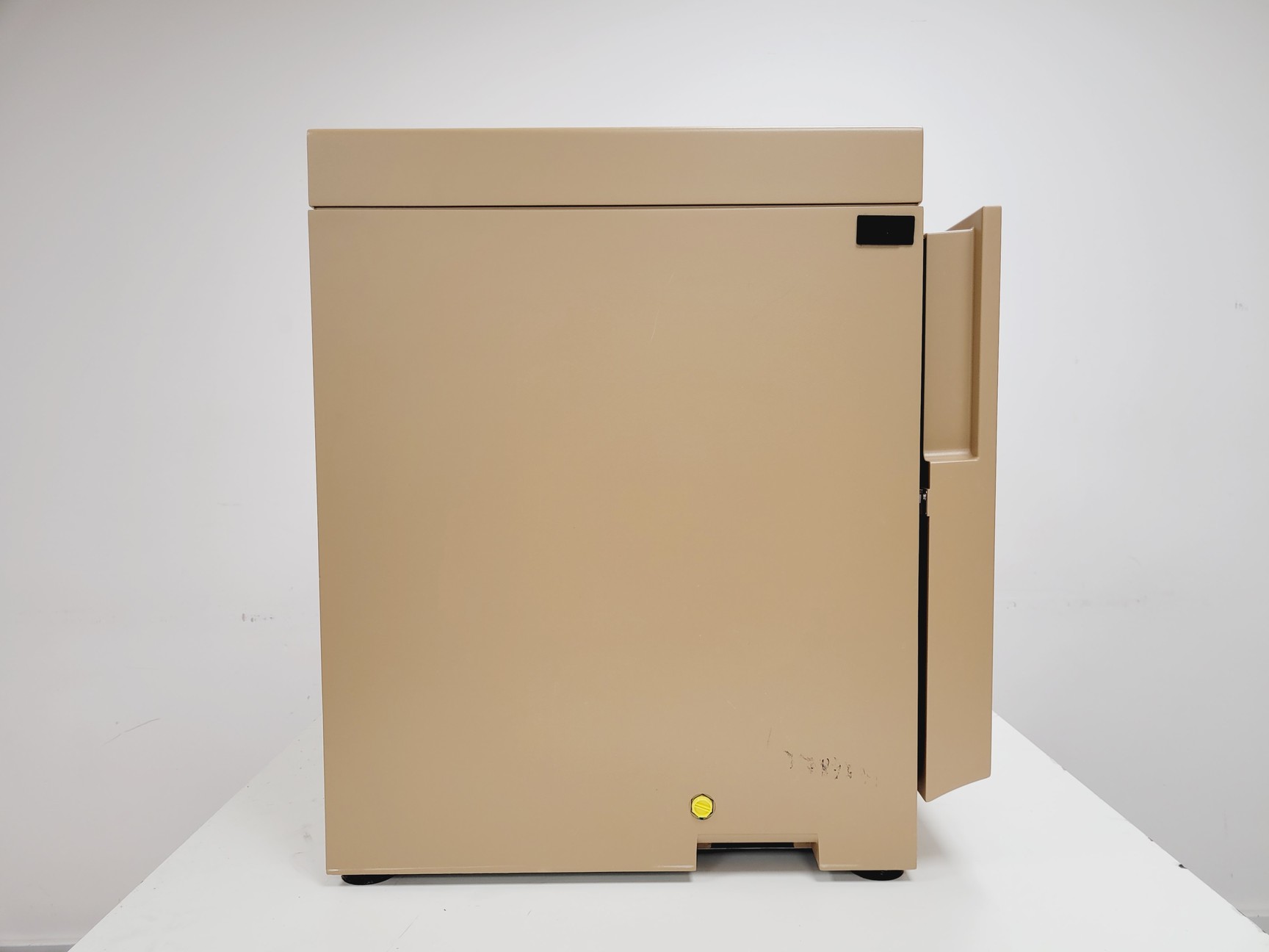 Image of Infors HT Minitron Co2 Shaking Incubator 2017 - Working - Broken Door Lab