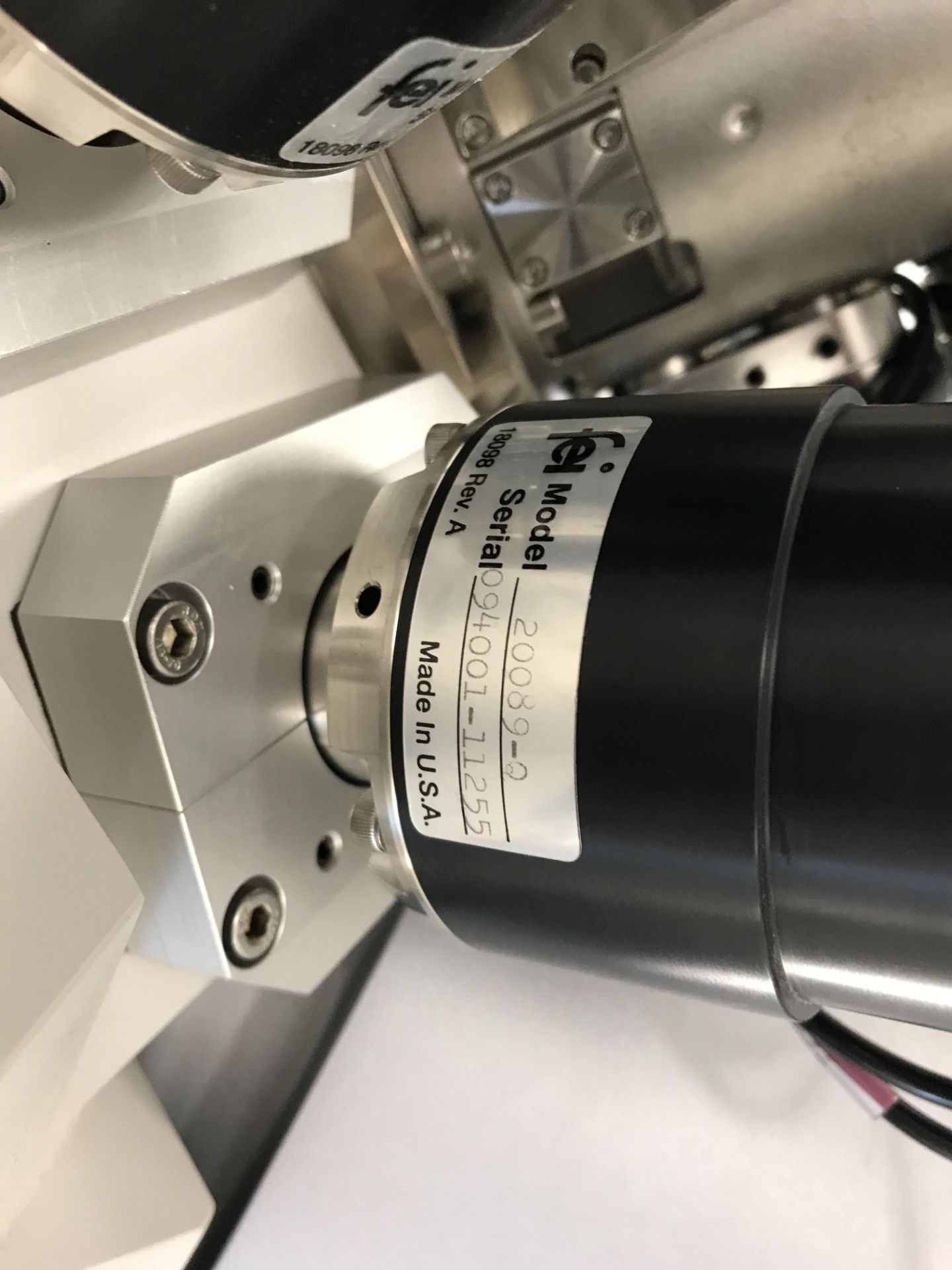 Image of FEI Quanta 3D FEG Scanning Electron Microscope w/ Focused Ion Beam (FIB) Lab