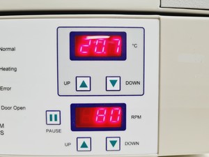 Thumbnail image of Affymetrix GeneChip 645 Hybridization Oven