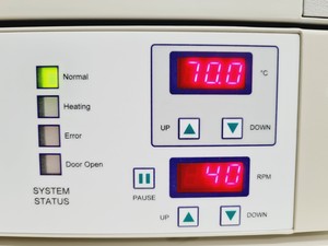 Thumbnail image of Affymetrix GeneChip 645 Hybridization Oven