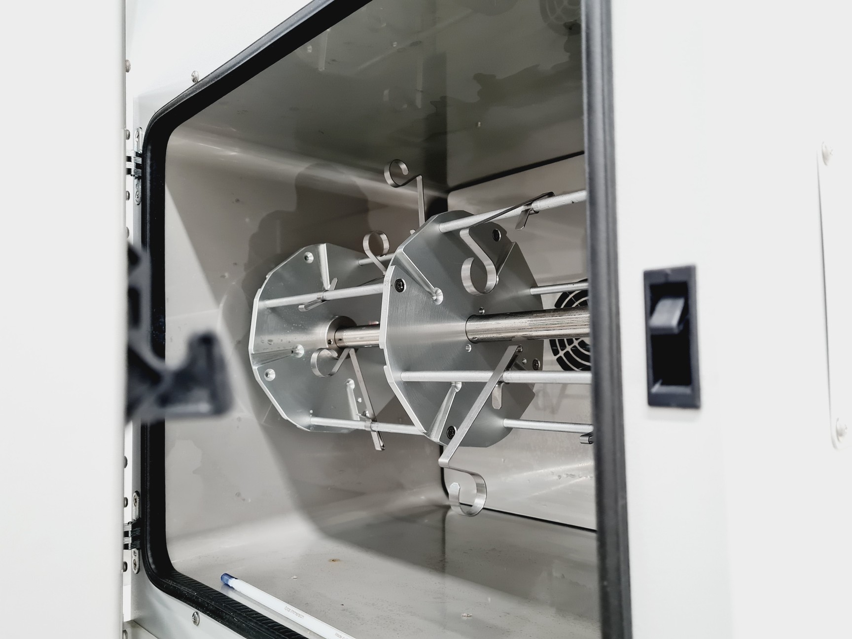 Image of Affymetrix GeneChip 645 Hybridization Oven Lab