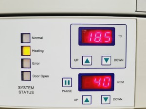 Thumbnail image of Affymetrix GeneChip 645 Hybridization Oven Lab
