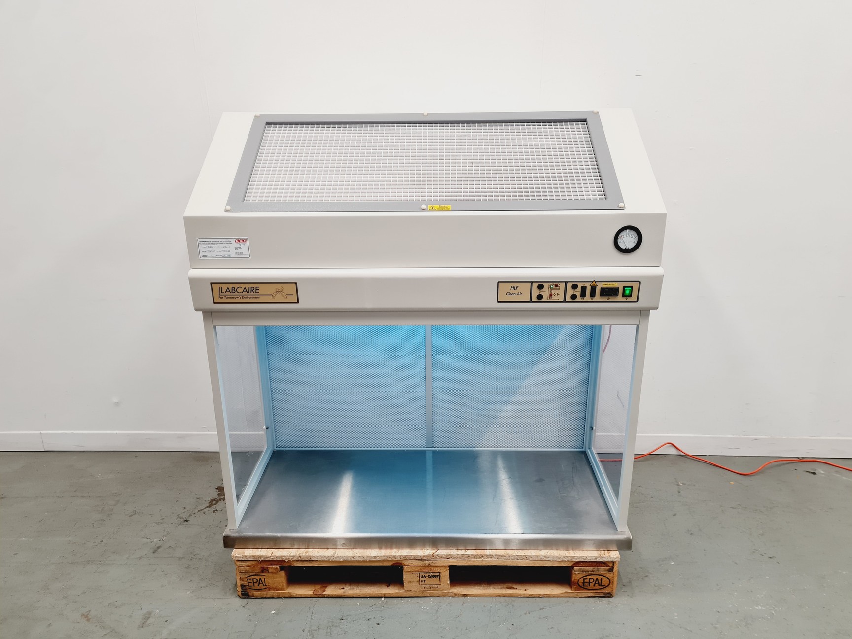 Image of Labcaire HLF 12 Laminar Flow Cabinet Lab