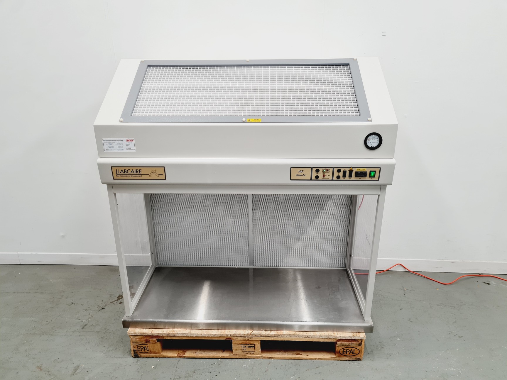Image of Labcaire HLF 12 Laminar Flow Cabinet Lab
