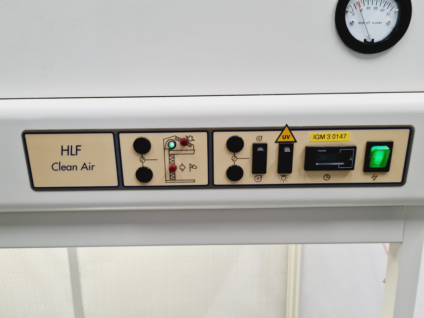 Image of Labcaire HLF 12 Laminar Flow Cabinet Lab