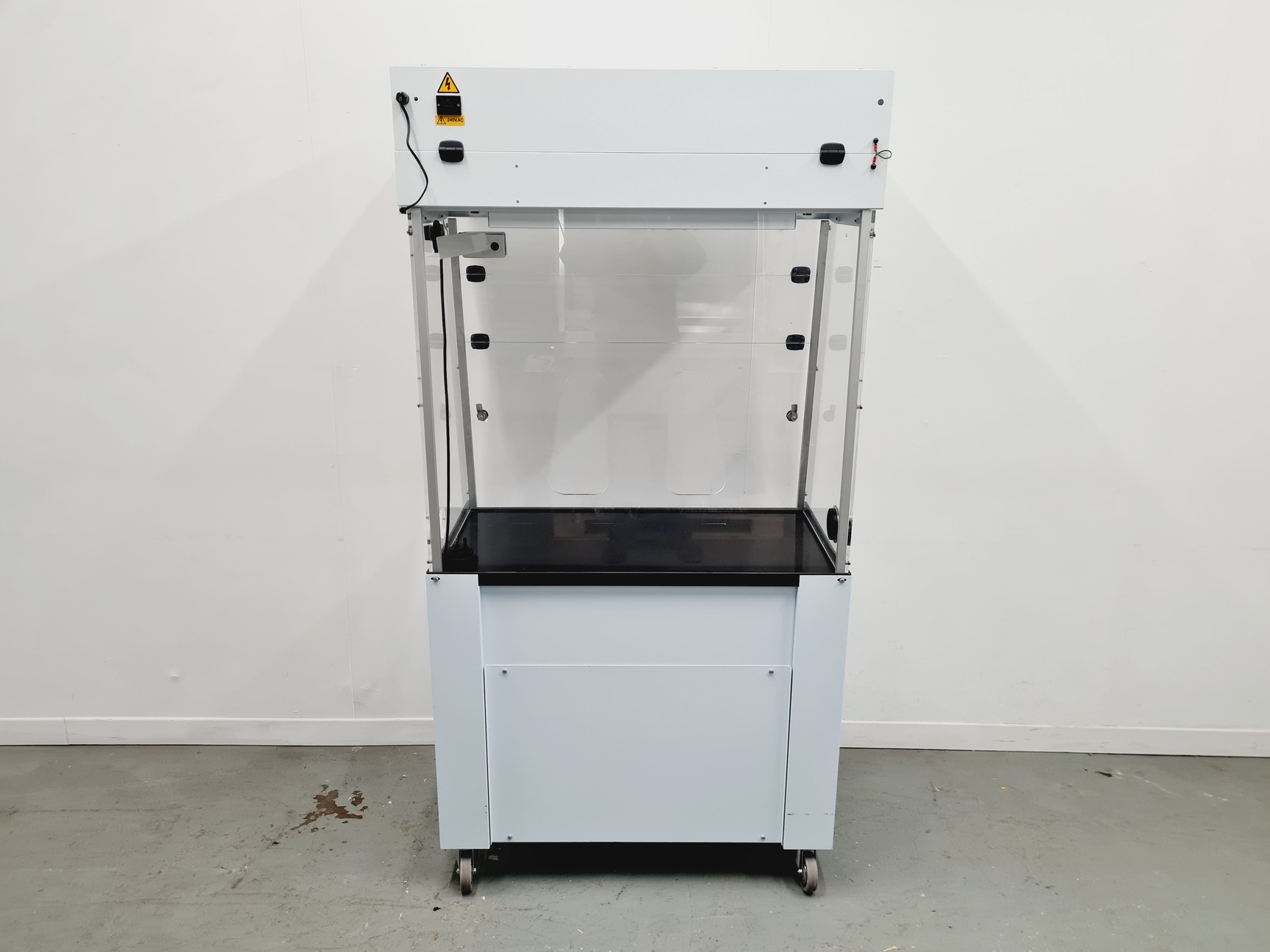 Image of Bigneat BC1004/05 Chemcap Filtration Safety Cabinet