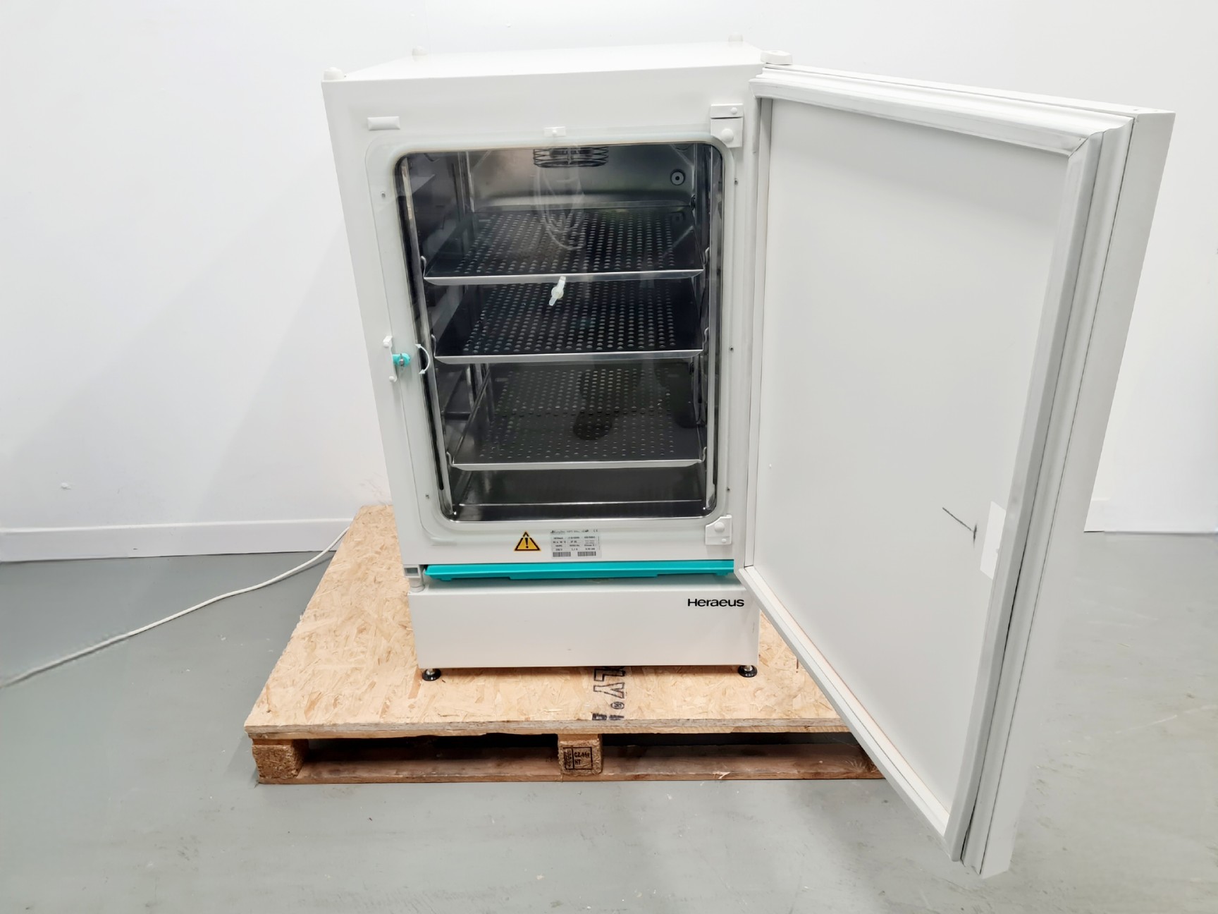Image of Kendro Heraeus Model HERAcell 150 CO2 Incubator Lab